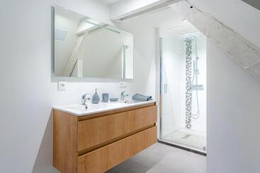 پانسیون Coeur De Ville #b3   Centre Ville   Chambre Cosy Privée   Logement Partagé