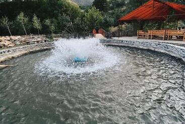 پانسیون Hovek Guest House