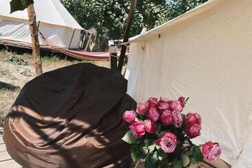 پانسیون Hovek Guest House