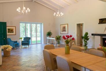 پانسیون Villa Cammà Country Villa With 4 Bedrooms And Pool