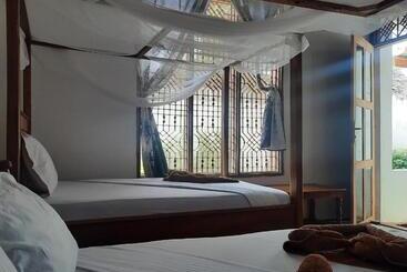 تختخواب و صبحانه Kajificheni House
