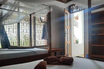 تختخواب و صبحانه Kajificheni House