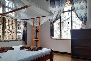 تختخواب و صبحانه Kajificheni House
