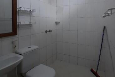 تختخواب و صبحانه Kajificheni House