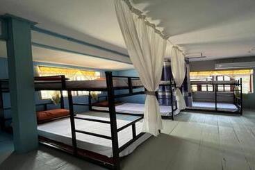 تختخواب و صبحانه Queens Guesthouse