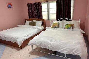 تختخواب و صبحانه Sea View Jomtien Guest House