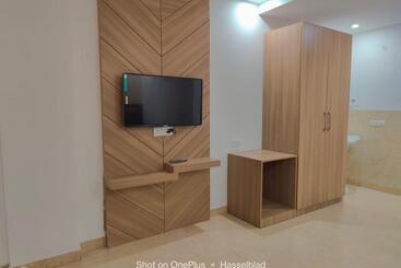 هتل Decent Aerocity   Mahipalpur, Delhi Airport