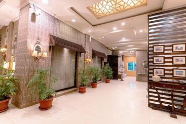 هتل Shelton S Rezidor Peshawar