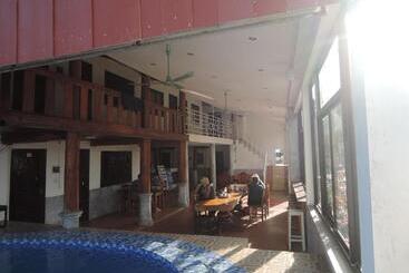 هتل Vang Vieng Sky Mountain View