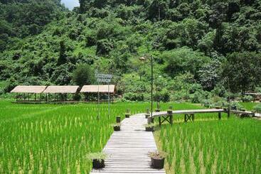 هتل Vang Vieng Sky Mountain View