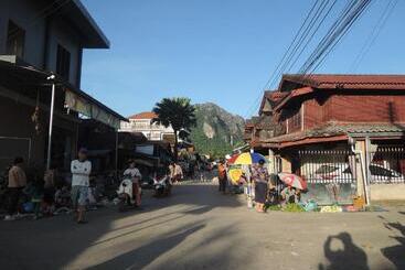 هتل Vang Vieng Sky Mountain View