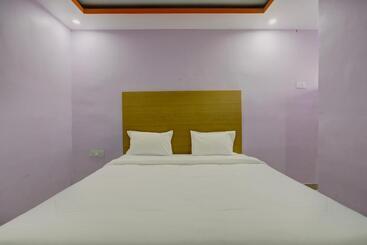 Oyo Hotel Crystal Inn