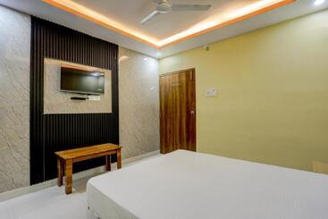 Oyo Hotel Crystal Inn