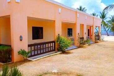 پانسیون Crisols Beach Resort Malapascua Island