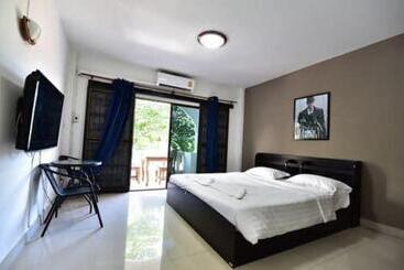 پانسیون Escobar Guest House Jomtien