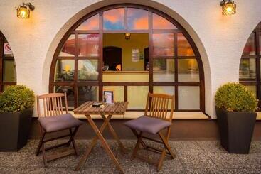 1a Adventure Hostel