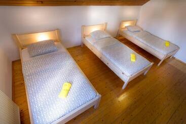 1a Adventure Hostel