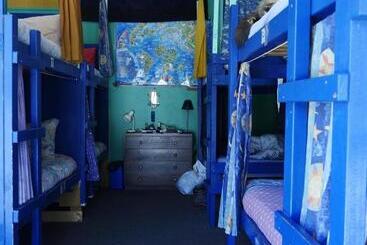 هاستل Atlantis Backpackers