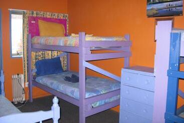 هاستل Atlantis Backpackers