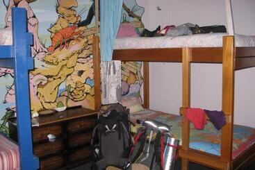 هاستل Atlantis Backpackers