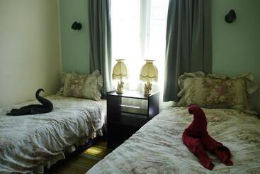 هاستل Atlantis Backpackers