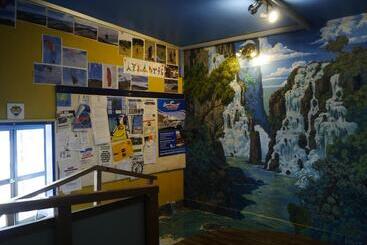 هاستل Atlantis Backpackers