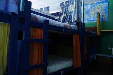 هاستل Atlantis Backpackers