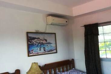 هاستل Contadora