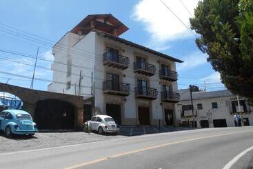 هاستل El ángel Taxco