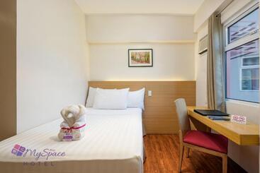 هاستل Myspace Hotel @bgc