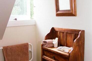 تختخواب و صبحانه Anglesea Inn