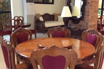تختخواب و صبحانه Casa Roces