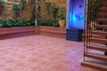 تختخواب و صبحانه Casa Roces