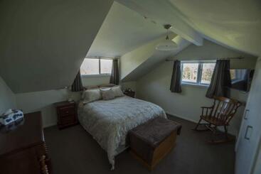 تختخواب و صبحانه Waipara River Estate