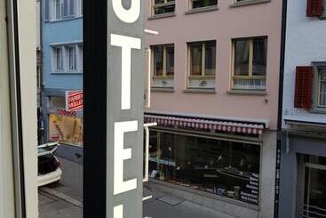 ホテル Elite