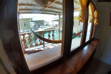 هتل Koko Acqua Lodge