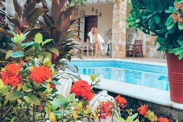 هتل La Casa De Las Lunas