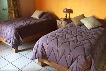 هتل Pension Baja Paradise