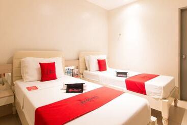 هتل Reddoorz @ General Segundo Avenue Laoag