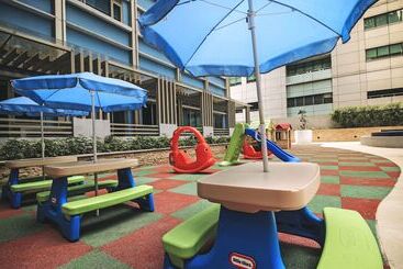 هتل The Mini Suites Eton Tower Makati