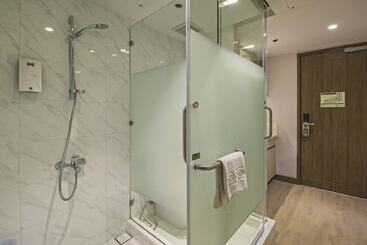 هتل The Mini Suites Eton Tower Makati