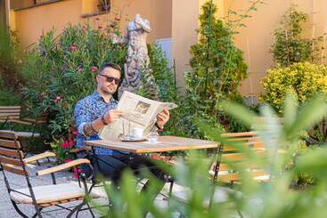 Mitra, Story Hotels