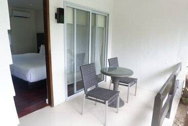Costa Pacifica Resort
