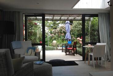 Top Floor Bed And Breakfast