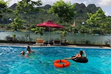 هتل Restful River Bungalow