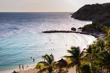 هتل The Reef - Blue Bay Golf & Beach Resort