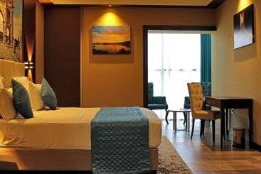 هتل Lb Suites