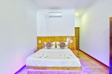 Fabhotel Pleasure Inn