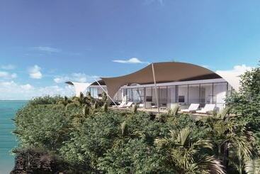 هتل Silversands Beach House Grenada