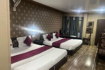 هتل Amar Guest House